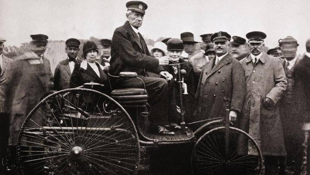 chiếc xe ô tô đầu tiên của thế giới