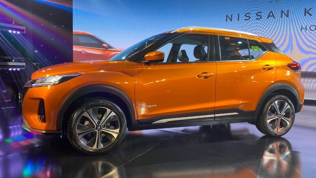 So-Sanh-Suzuki-Xl7-Hybrid-Va-Nissan-Kicks