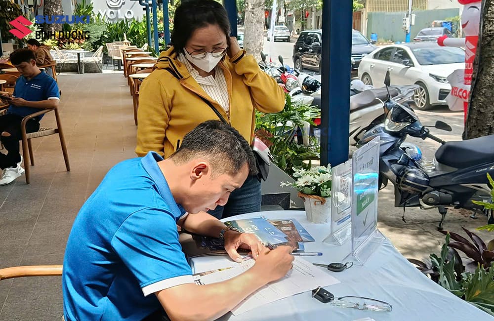 Suzuki Bình Dương hỗ trợ thủ tục mua xe dễ dàng