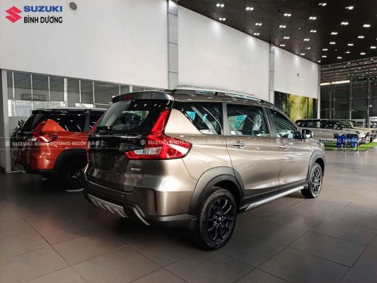 thân xe suzuki xl7 bảo vệ nội thất và an toàn cho hành khách