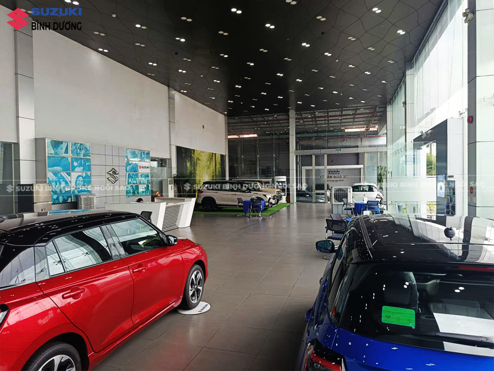 khu trưng bày các mẫu xe du lịch suzuki tại showroom bình dương