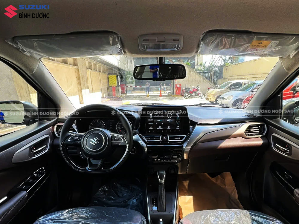 Nội thất khoang lái xe 5 chỗ Fronx 2025 trẻ trung, phù hợp người dùng Việt Nam