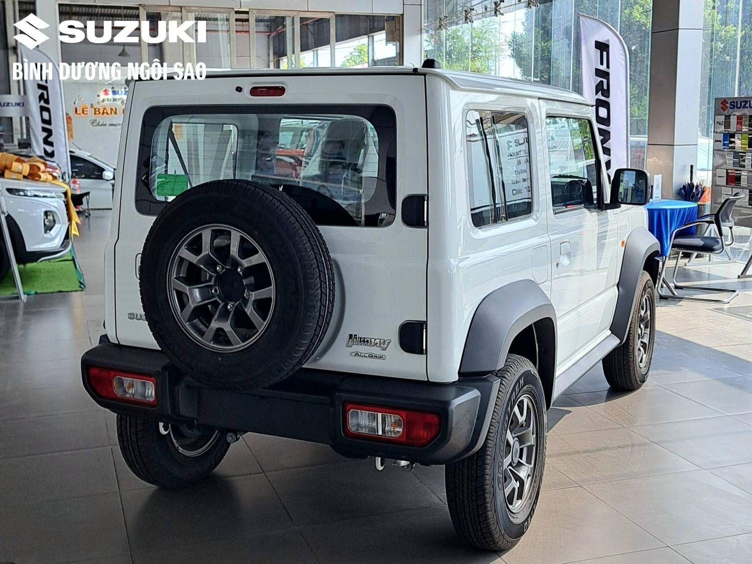 suzukijimny3 161604 Tại Sao Nên Mua Suzuki Jimny Tại Đại Lý Suzuki Bình Dương Ngôi Sao?